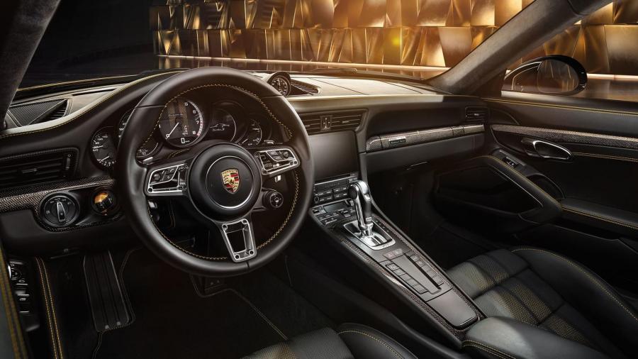 Торпедо Porsche 911 Turbo S Exclusive Series (991) 2017 года  (фото 15 из 70)